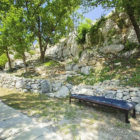 艾欧别墅 * Kostanje